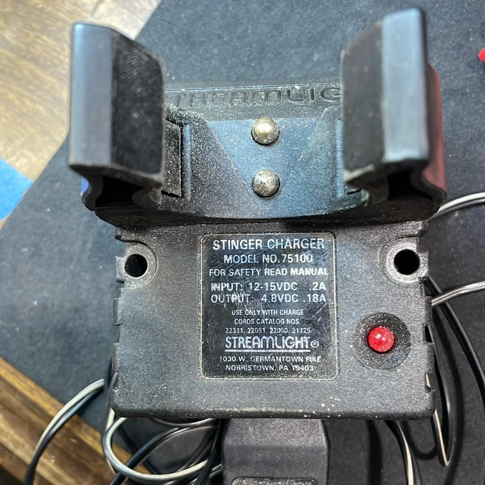 Streamlight piggyback charger for model #75100